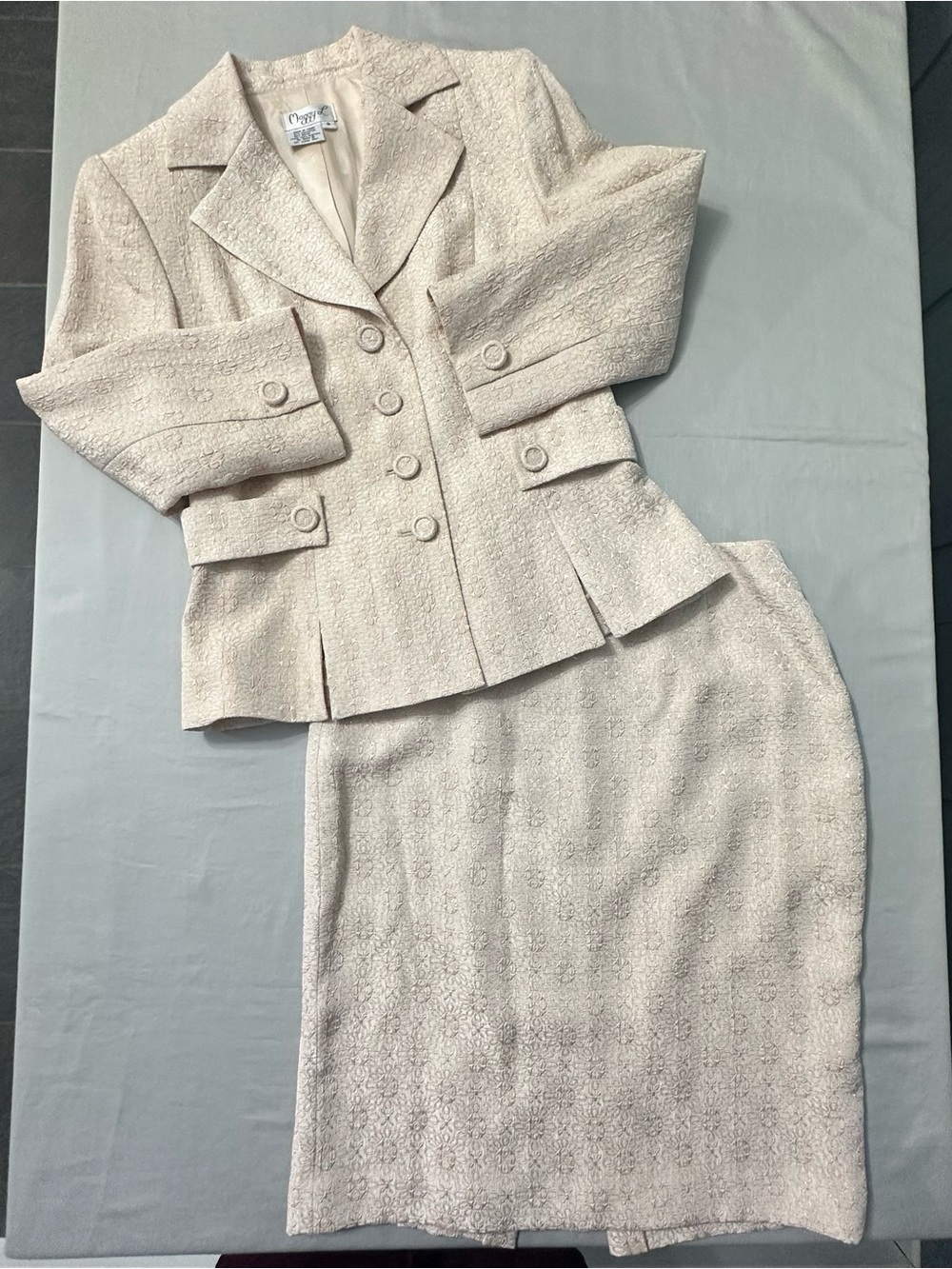 Maggy L Skirt Suit Size 8 Light Pink Floral Brocade Jacquard Blazer 2 Pc Set